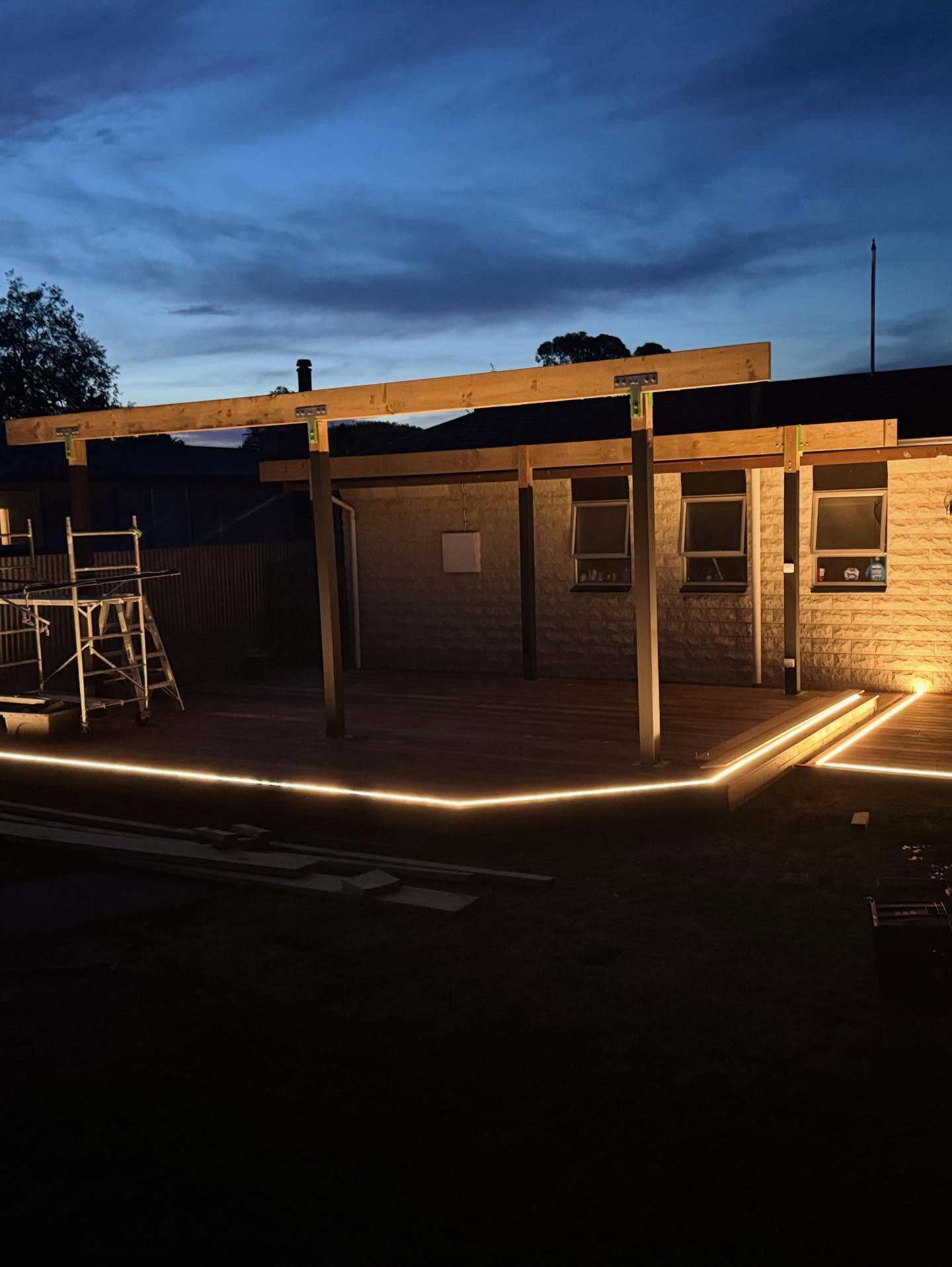 Deck lighting perimeter glow